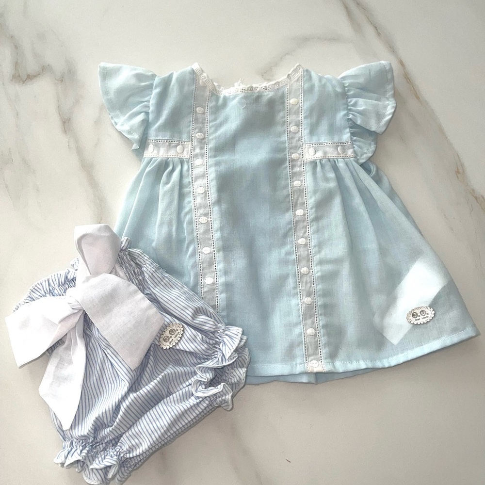 Elegant Blue and White Formal Dress with Lace Details